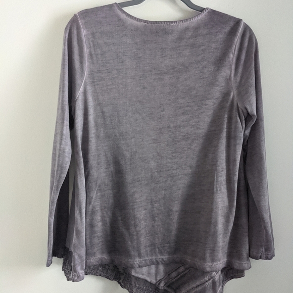 DANTELLE Asymmetrical Lace Long Sleeve Tee S - Picture 2 of 12